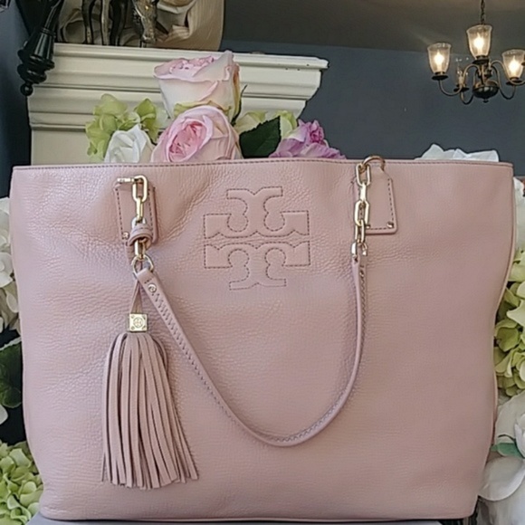 Tory Burch Handbags - Stunning Tory Burch Large Fleming Handbag!
